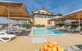 Villa Una Apartments